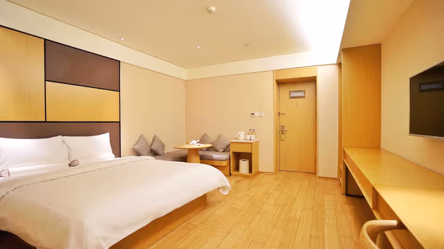 Zero Pressure Superior Queen Room