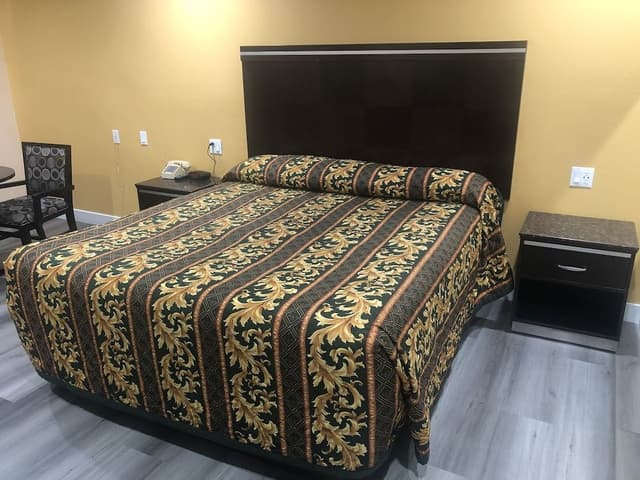 Standard Room, 1 King Bed, Non Smoking