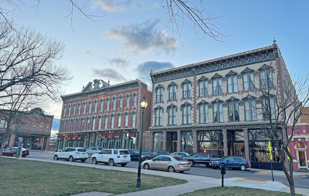 Historic Plaza Hotel3