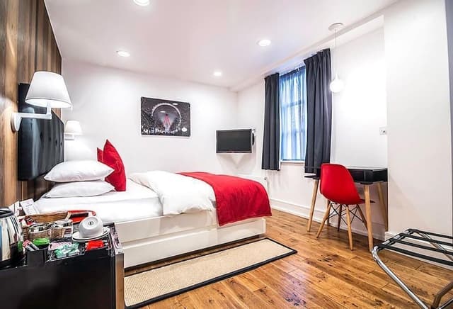 Superior Double Room, Ensuite, City View (Premier Double Room)