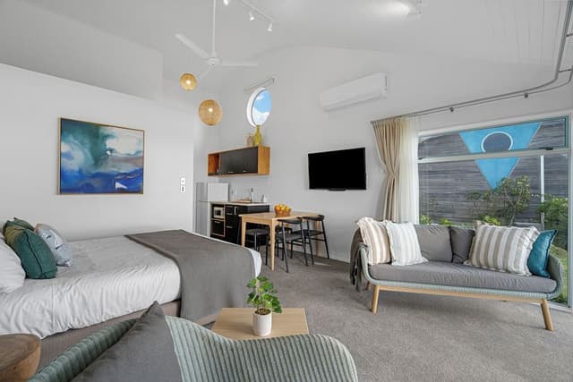 Beachfront Villa (1BR)