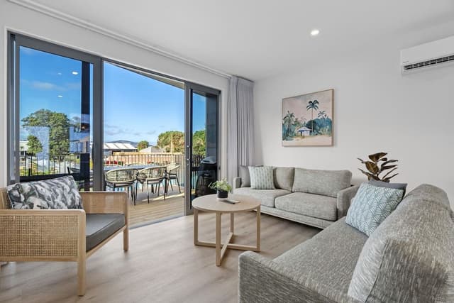 Premium Poolside Villa (2BR)