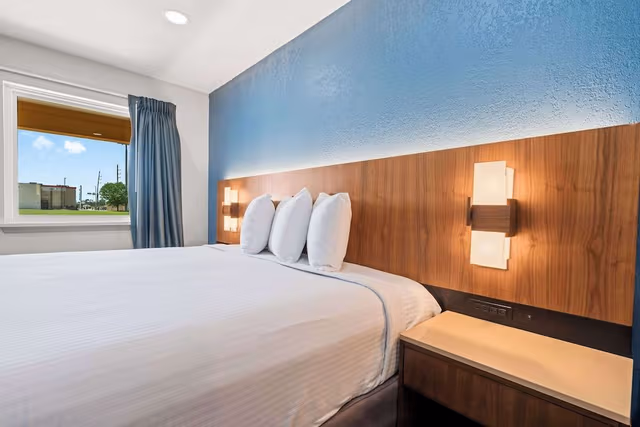 Standard Room, 2 Queen Beds, Non Smoking