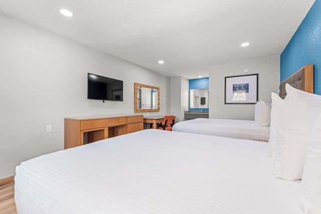 Standard Room, 2 Queen Beds, Non Smoking