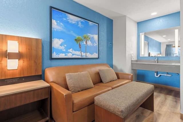 Standard Room, 1 King Bed, Non Smoking