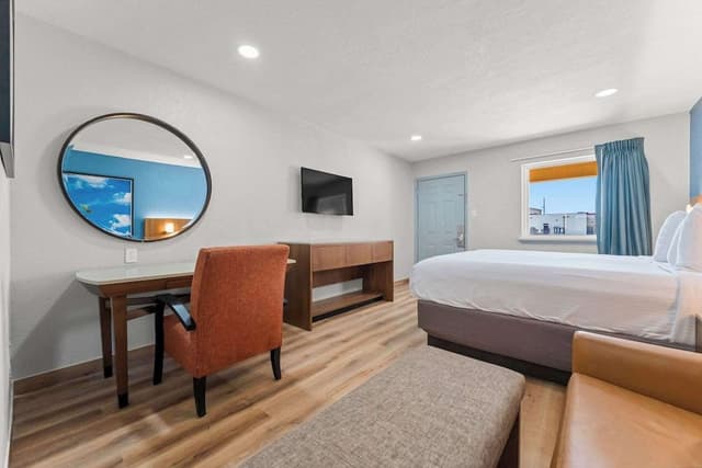 Standard Room, 1 King Bed, Non Smoking