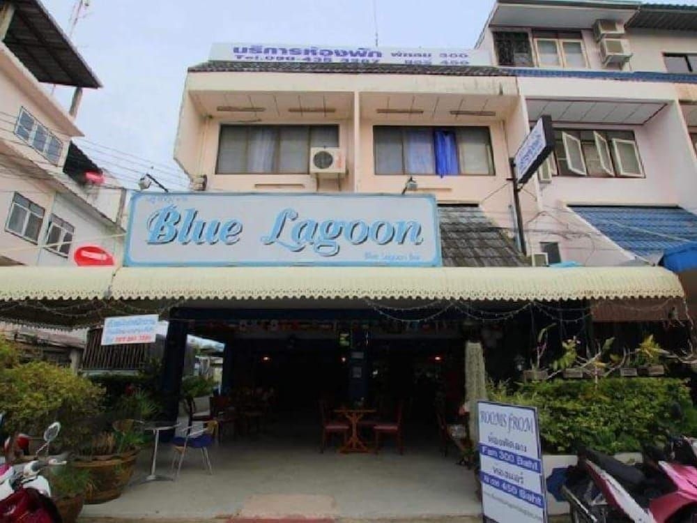 Blue Lagoon Guest House & Bar1
