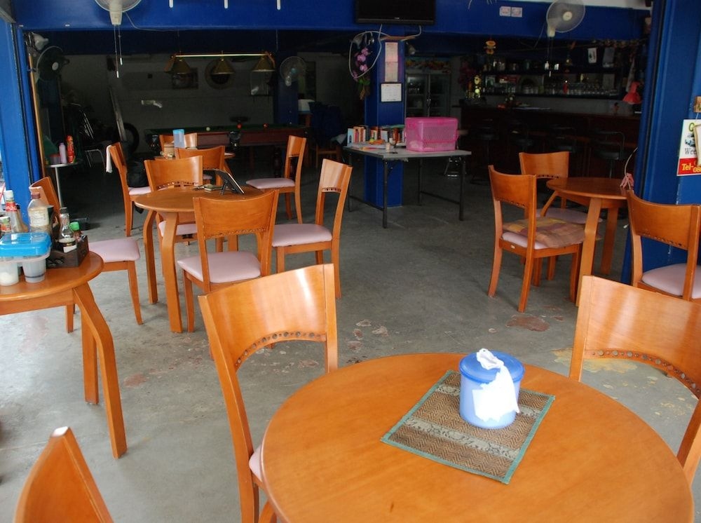 Blue Lagoon Guest House & Bar3