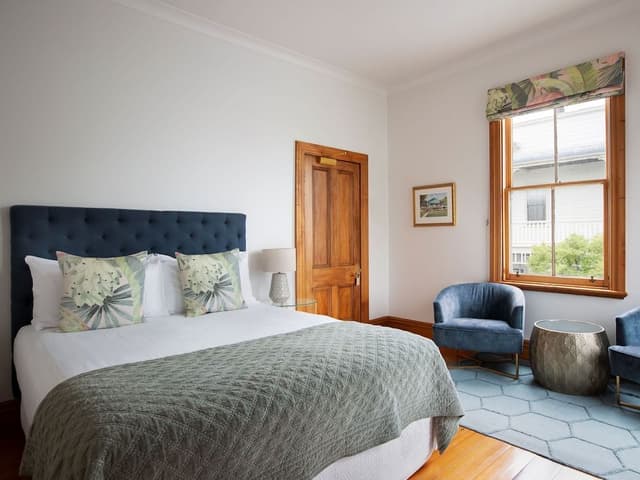 Petit Room