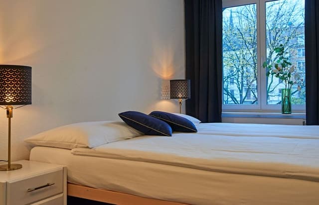 Twin Room, Shared Bathroom (incl. City Tax)