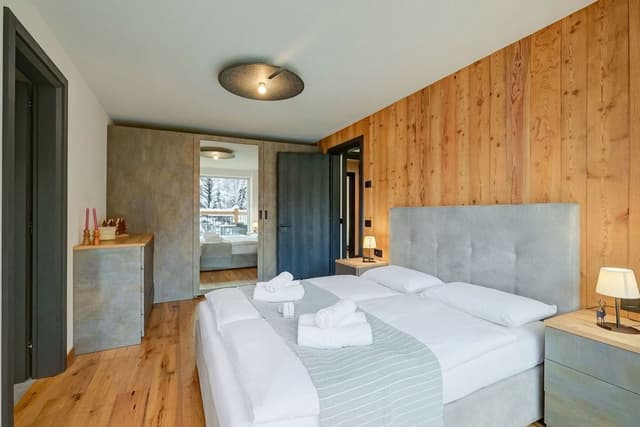 Family Apartment, Multiple Bedrooms, 2 Bathrooms, Mountainside (Edelweiss)