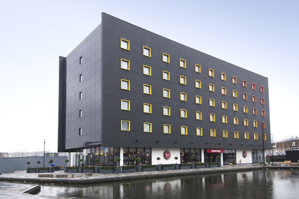 Premier Inn Walsall Town Centre1