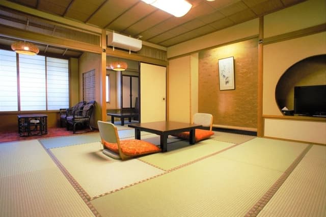 Japanese Style Room (Genroku-kan)