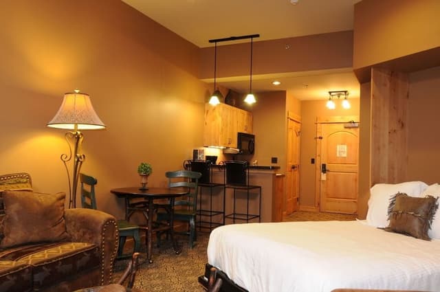 Superior Room, 1 Queen Bed