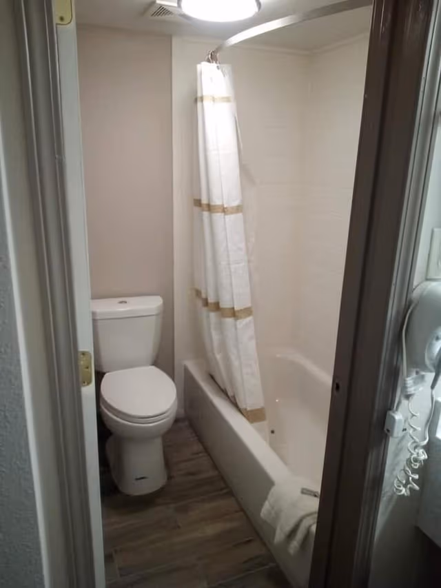 Standard Room, 1 Queen Bed, Smoking, Refrigerator & Microwave