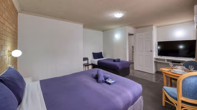 Standard Room, Non Smoking, Bathtub (Standard 2 bedroom unit)