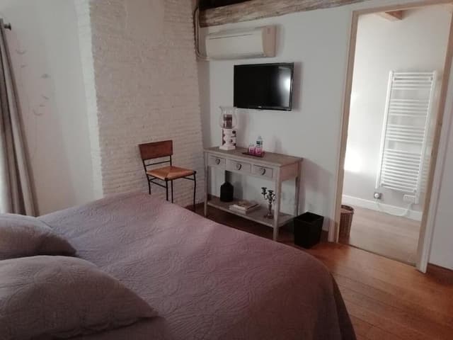 Double Room (Antoinette)