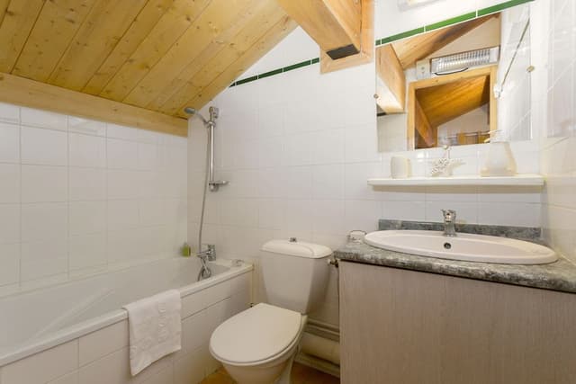 Chalet, 5 Bedrooms (10)
