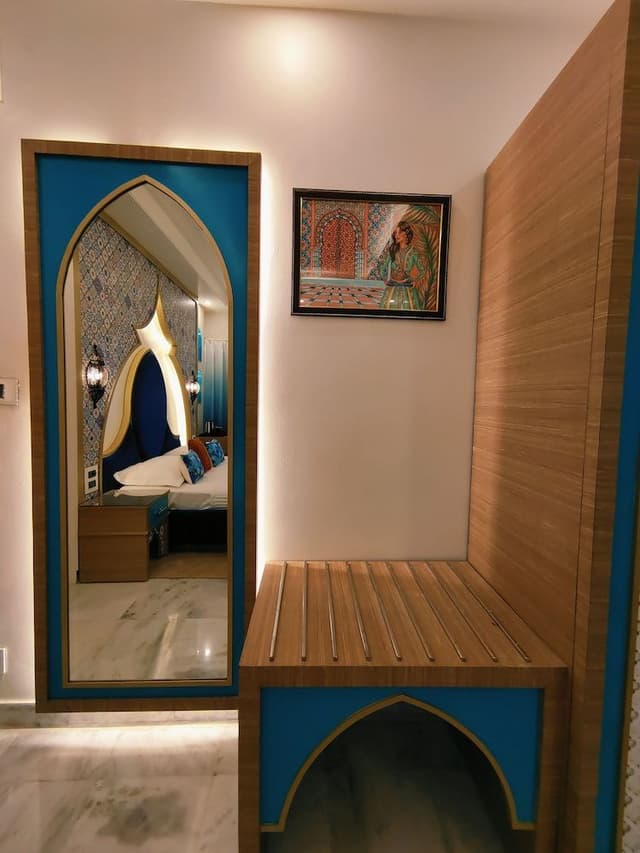 Luxurious moroccan Theme room with panoramic city view and Designer Bed