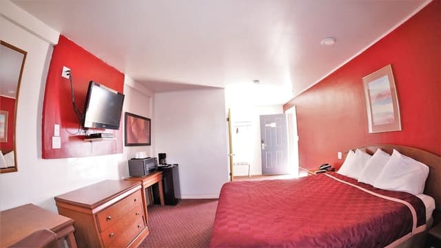 Standard Room, 1 Queen Bed