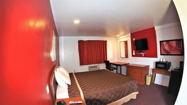 Standard Room, 1 Queen Bed