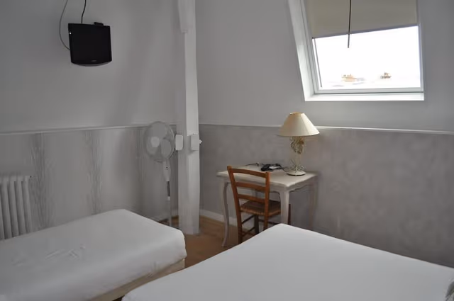 Comfort Triple Room (8)