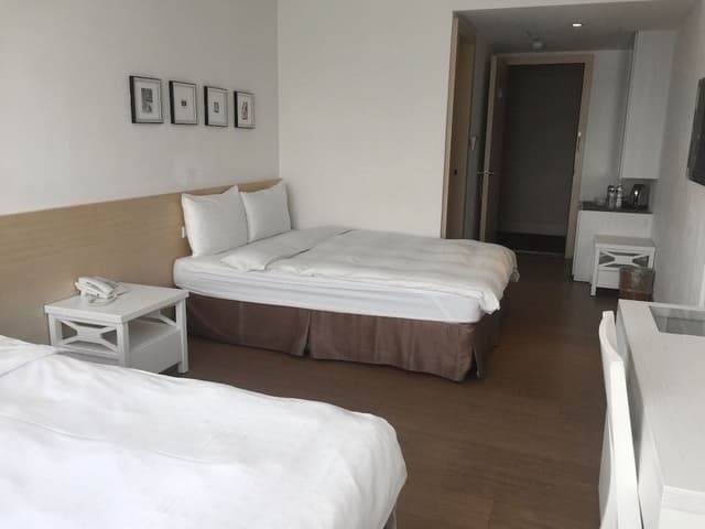 Deluxe Quadruple Room, City View
