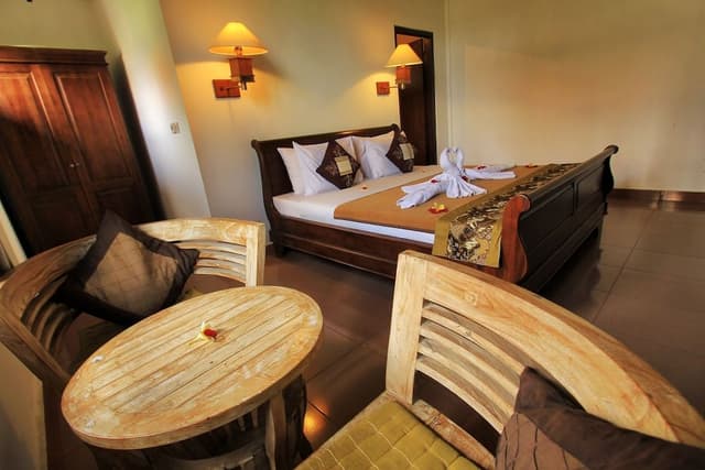 Standard Double Room, 1 King Bed, Smoking, Garden View