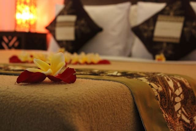 Deluxe Double Room, 1 King Bed, Smoking, Garden View