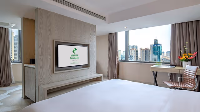 Premium Room, 1 King Bed, City View