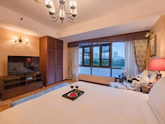 Deluxe Suite B