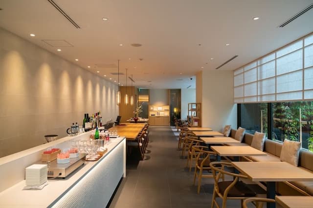 Premier Twin Room(1 futon added for 4 people)Exclusive Club Lounge Access (46sqm, Bed width 120cm)
