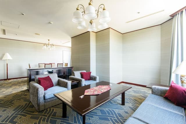 Luxury floor Suite Twin Room,Non Smoking, Exclusive Club Lounge Access (88sqm, Bed width 140cm)