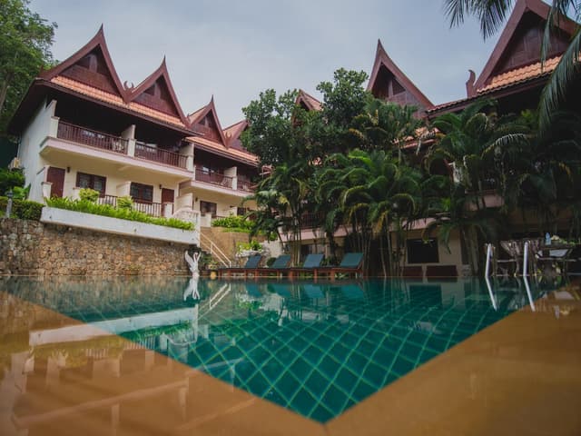 Deluxe Pool View