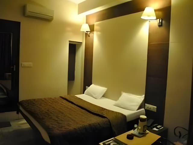 Super Deluxe Air Conditioining Room