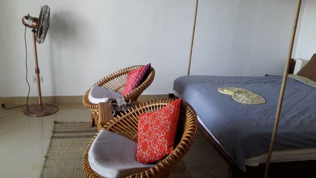 Room, Sea View