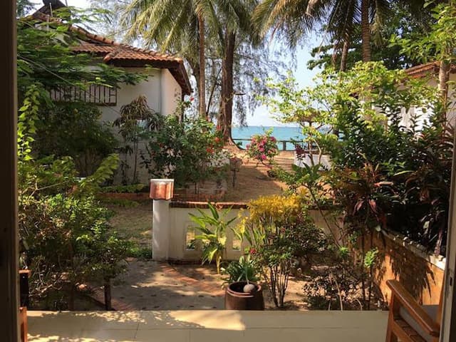 Room, Sea View