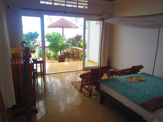 Room, Beachfront
