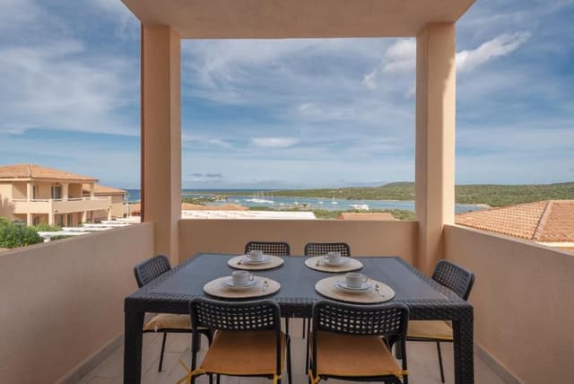 One-Bedroom Apartment with sea View