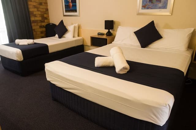 Standard Room, Non Smoking, Refrigerator & Microwave (Twin Share)