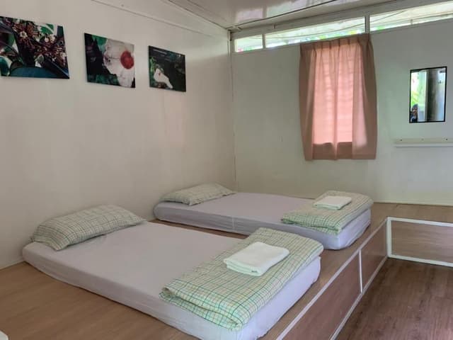 Standard Twin Garden Room, Shared Bathroom