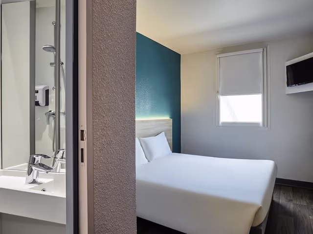 Room, 1 Double Bed, Private Bathroom (Cabrio)