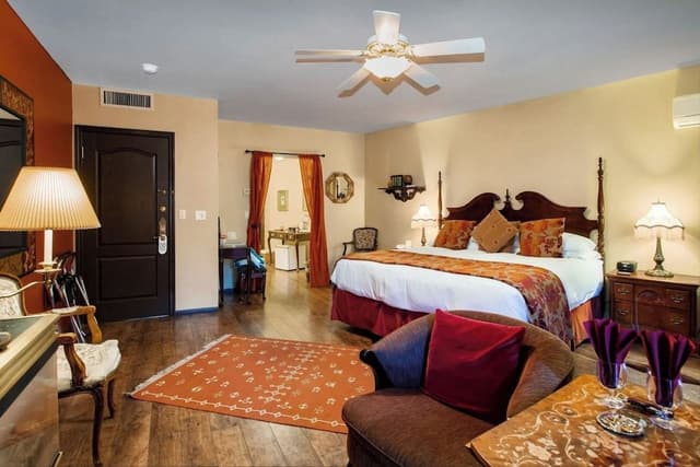 Suite, Balcony, Mountain View
