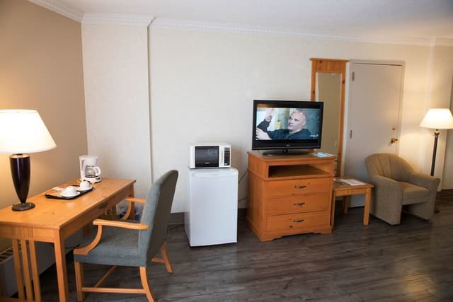 Standard Room, 1 King Bed