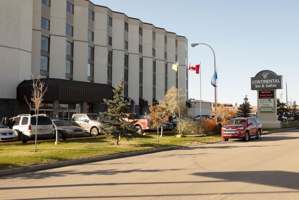 Continental Inn & Suites4