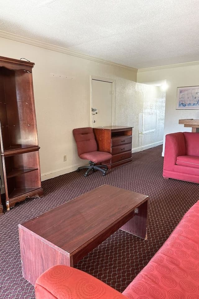 Room, 1 King Bed, Non Smoking, Kitchenette