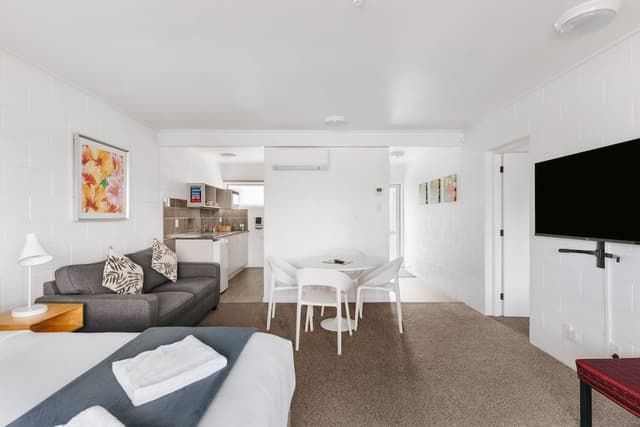 One Bedroom Apartment (with Aircon)