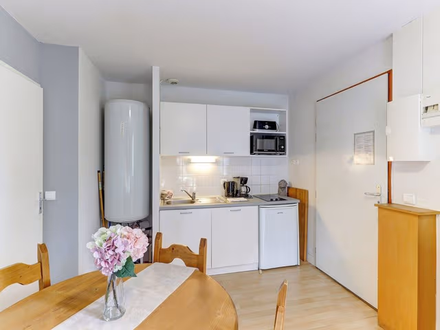 2-room house for 4 people