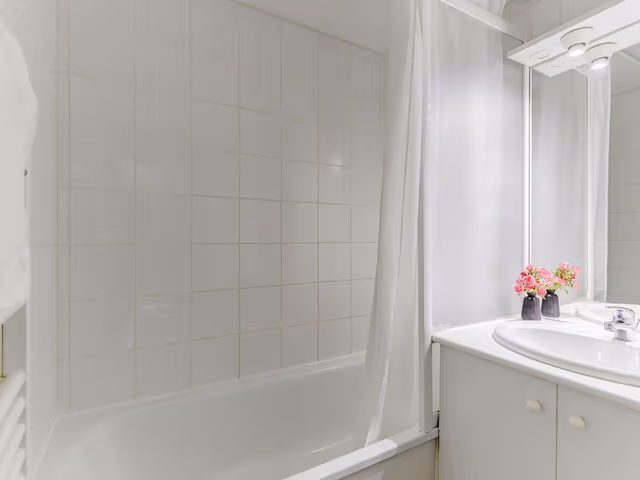 2-room house for 4 people