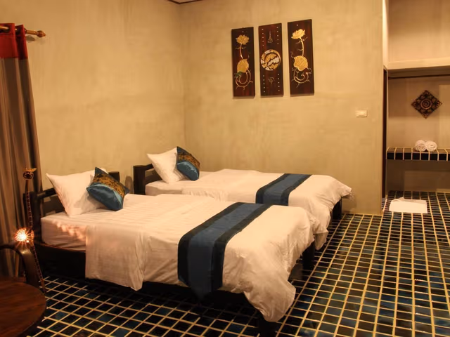 Deluxe Twin Bed